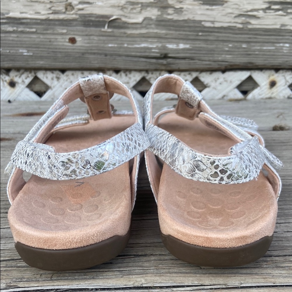 NWOB Vionic Farra Silver Snake Print Adjustable Comfort Sandals Women's Size 9.5 - Picture 6 of 12